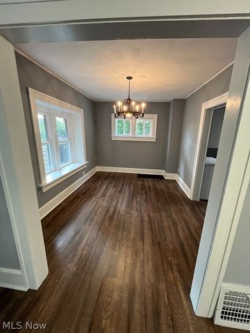 230 Helen Avenue, Akron, OH 44310