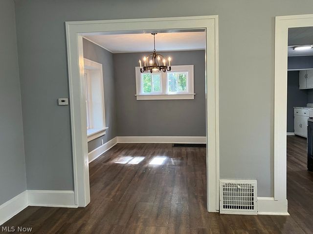 230 Helen Avenue, Akron, OH 44310