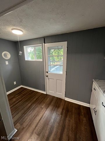 230 Helen Avenue, Akron, OH 44310