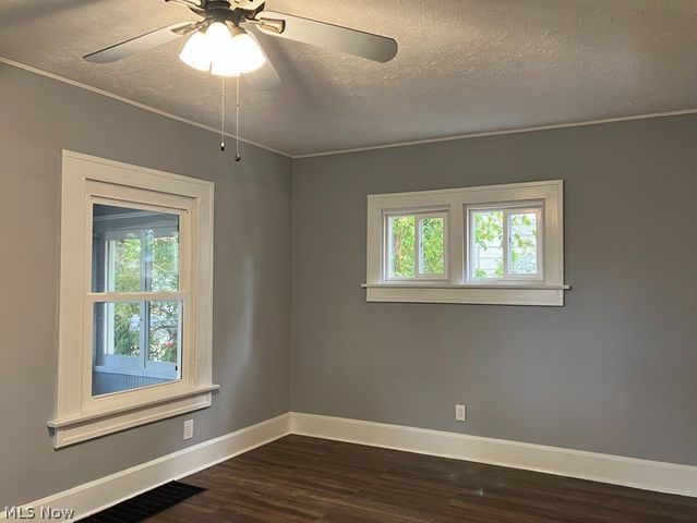 230 Helen Avenue, Akron, OH 44310