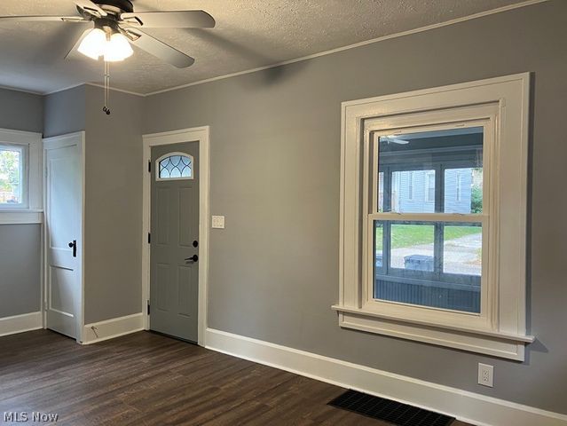 230 Helen Avenue, Akron, OH 44310