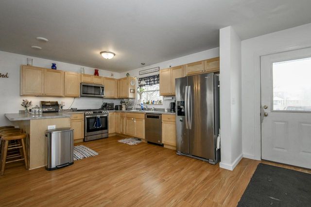 1135 White Rock AVENUE, Waukesha, WI 53186