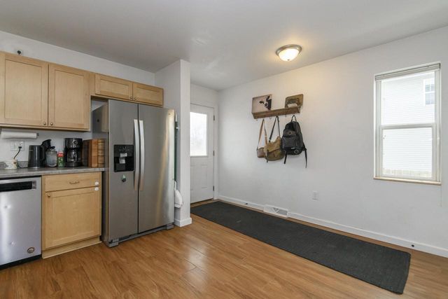 1135 White Rock AVENUE, Waukesha, WI 53186