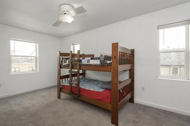 1135 White Rock AVENUE, Waukesha, WI 53186