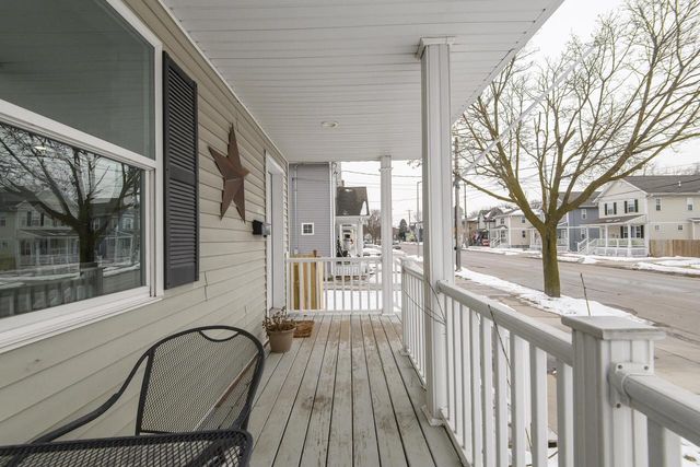 1135 White Rock AVENUE, Waukesha, WI 53186