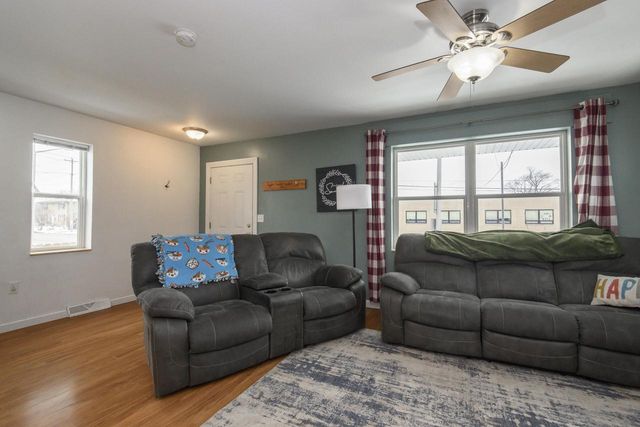 1135 White Rock AVENUE, Waukesha, WI 53186