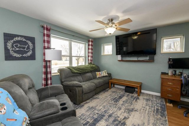 1135 White Rock AVENUE, Waukesha, WI 53186