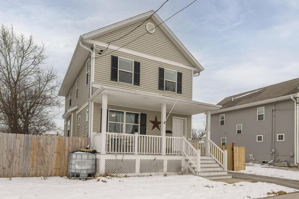 1135 White Rock AVENUE, Waukesha, WI 53186