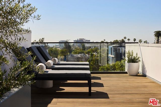 702 N Doheny Drive TH12, West Hollywood, CA 90069