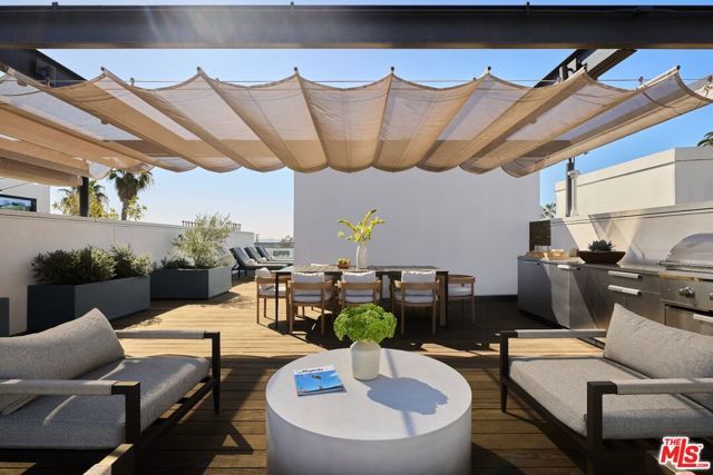 702 N Doheny Drive TH12, West Hollywood, CA 90069