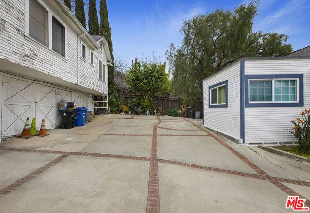 966 W Kensington Road, Los Angeles, CA 90026