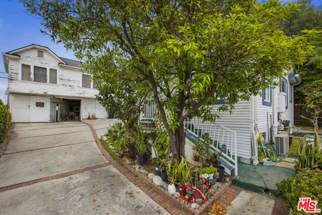 966 W Kensington Road, Los Angeles, CA 90026