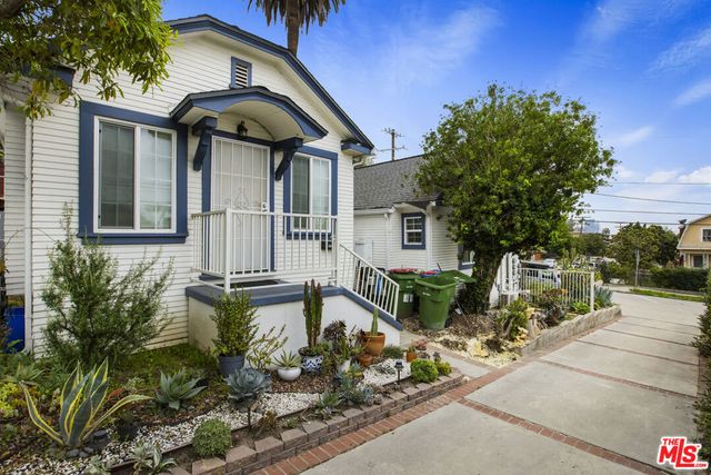 966 W Kensington Road, Los Angeles, CA 90026