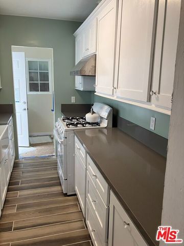 966 W Kensington Road, Los Angeles, CA 90026