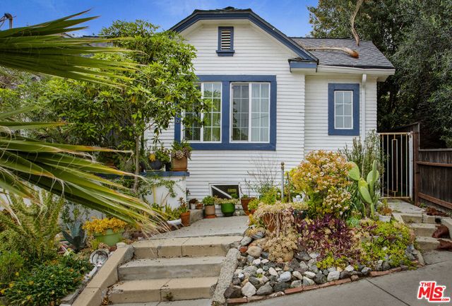 966 W Kensington Road, Los Angeles, CA 90026