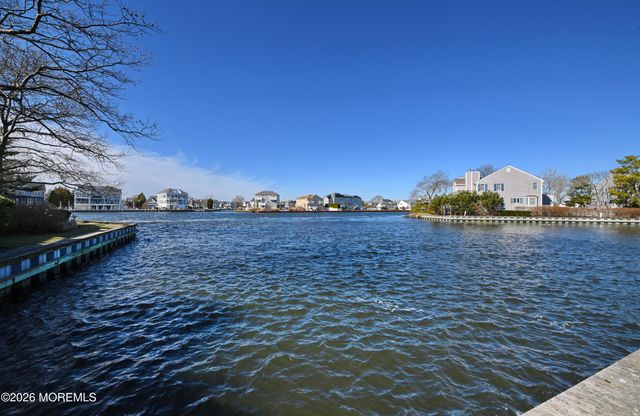 77 Bay Point Harbour, Point Pleasant, NJ 08742