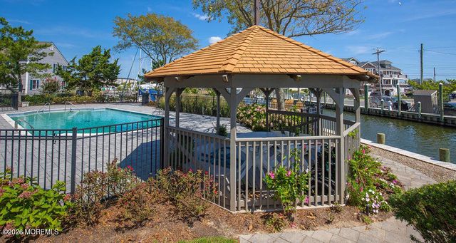 77 Bay Point Harbour, Point Pleasant, NJ 08742