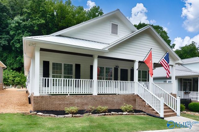 1521 Patterson Street, Guntersville, AL 35976