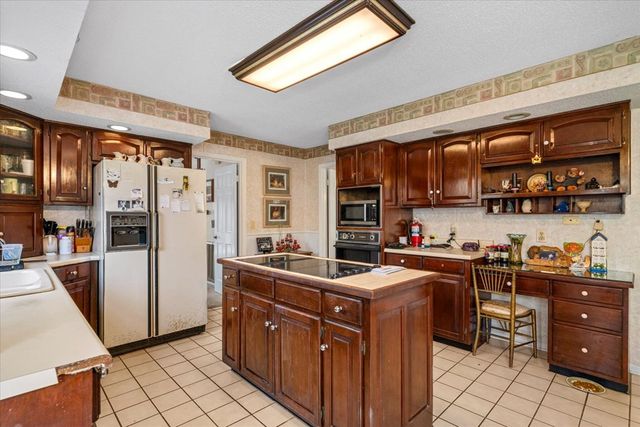 1444 Thrasher Hills Drive, Dalton, GA 30721