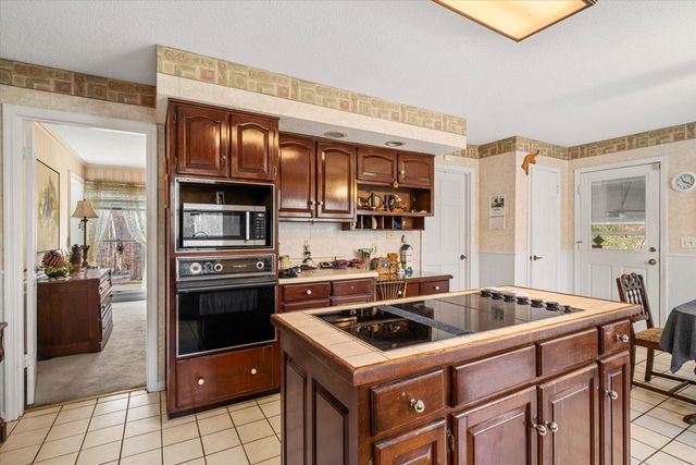 1444 Thrasher Hills Drive, Dalton, GA 30721