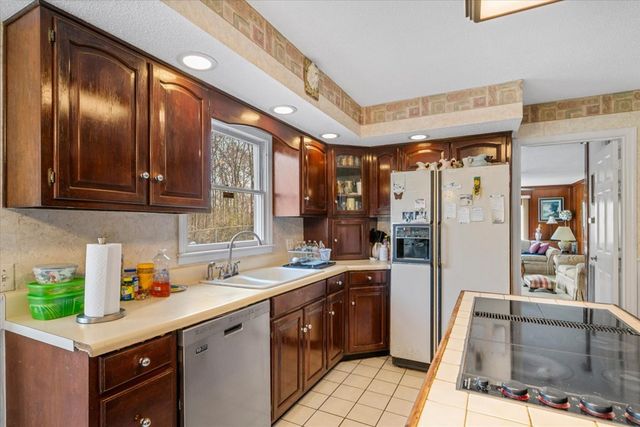 1444 Thrasher Hills Drive, Dalton, GA 30721