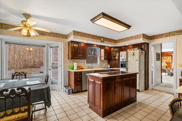 1444 Thrasher Hills Drive, Dalton, GA 30721