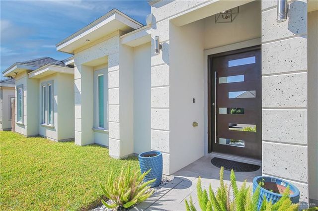 2006 S Villa Real Drive, Pharr, TX 78577