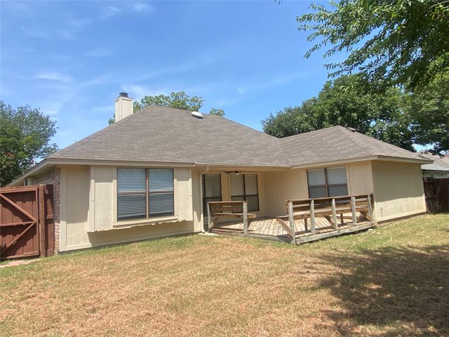 825 Springfield Drive, Cedar Hill, TX 75104