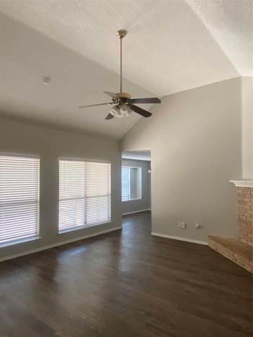 825 Springfield Drive, Cedar Hill, TX 75104