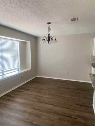 825 Springfield Drive, Cedar Hill, TX 75104
