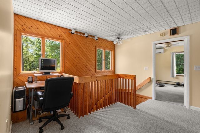 20 Hemlock Rd, Tewksbury, MA 01876