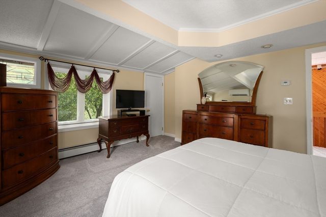 20 Hemlock Rd, Tewksbury, MA 01876