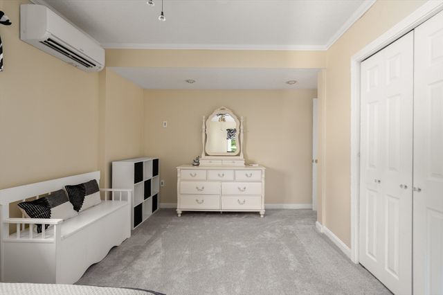 20 Hemlock Rd, Tewksbury, MA 01876