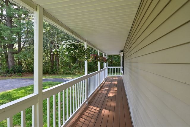 20 Hemlock Rd, Tewksbury, MA 01876