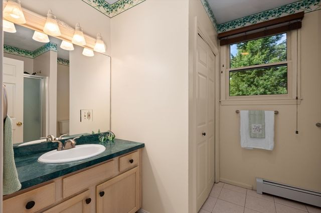 20 Hemlock Rd, Tewksbury, MA 01876