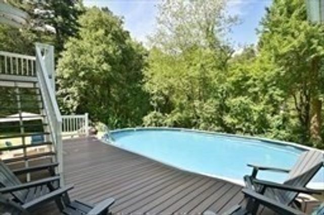 20 Hemlock Rd, Tewksbury, MA 01876