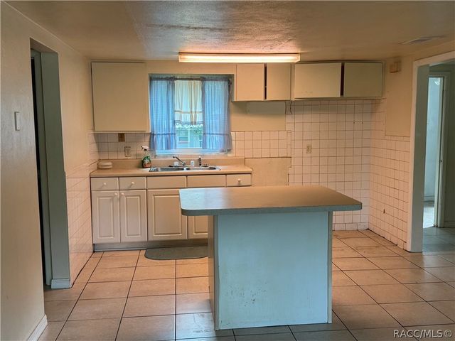 25 W Lemon Street, Beverly Hills, FL 34465