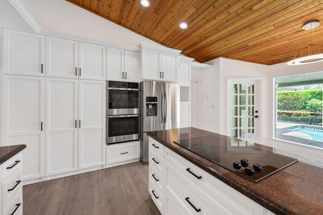3185 St James Drive, Boca Raton, FL 33434