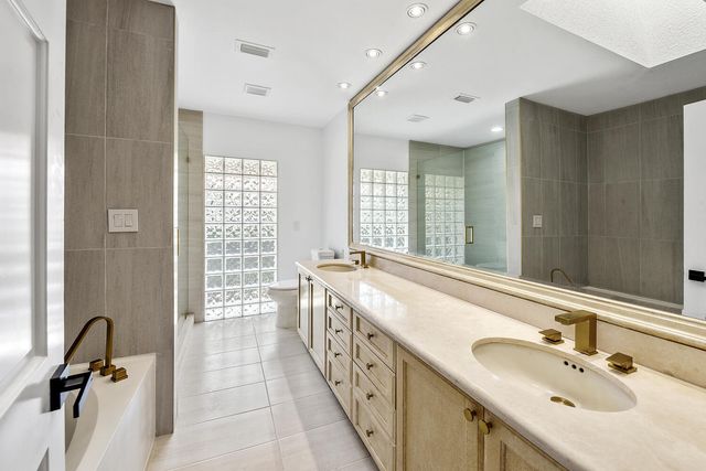 3185 St James Drive, Boca Raton, FL 33434
