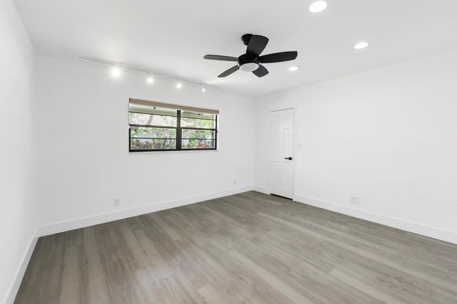 3185 St James Drive, Boca Raton, FL 33434