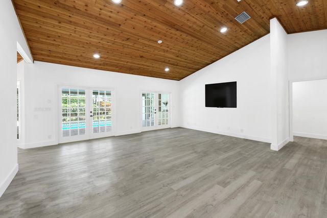 3185 St James Drive, Boca Raton, FL 33434