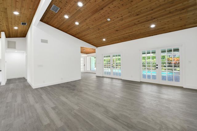 3185 St James Drive, Boca Raton, FL 33434