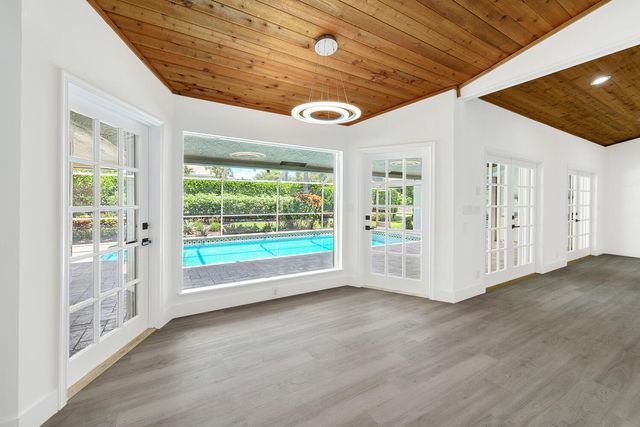 3185 St James Drive, Boca Raton, FL 33434