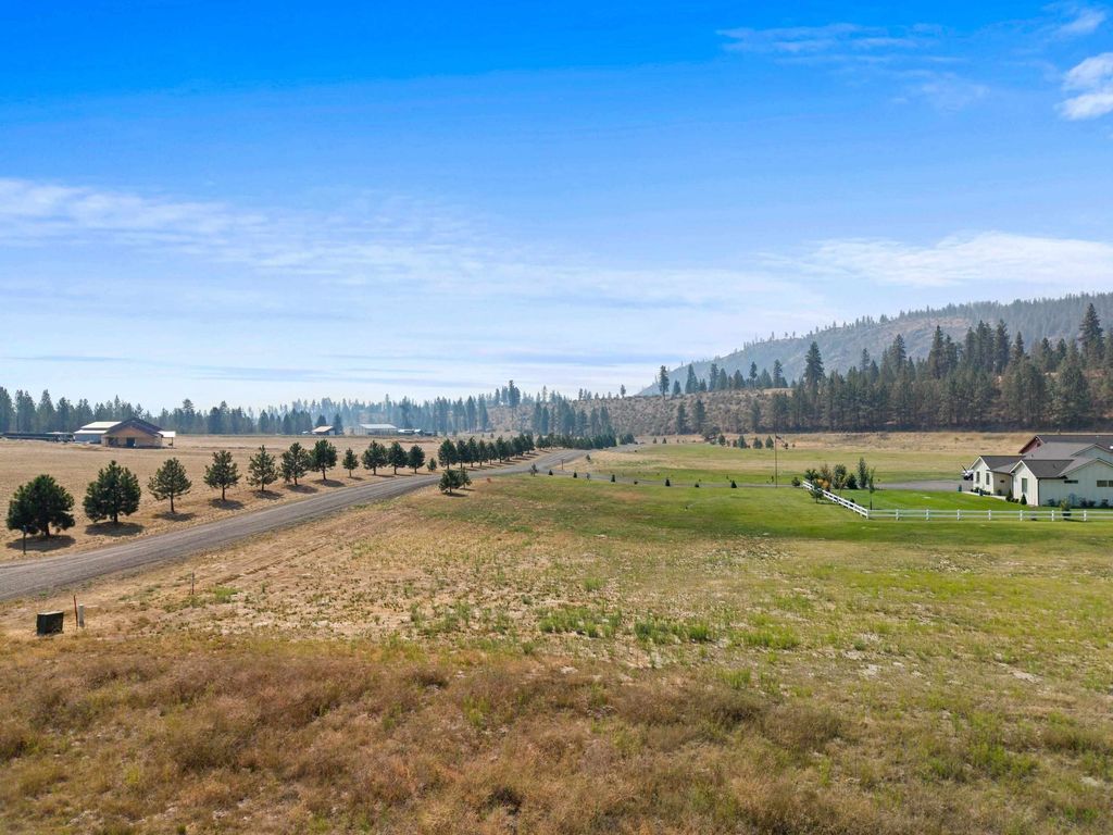 40289 N Barbara Ln, Davenport, WA 99122 photo 3