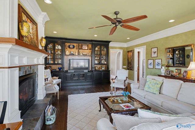 1390 Old Highway 431, Owens Cross Roads, AL 35763