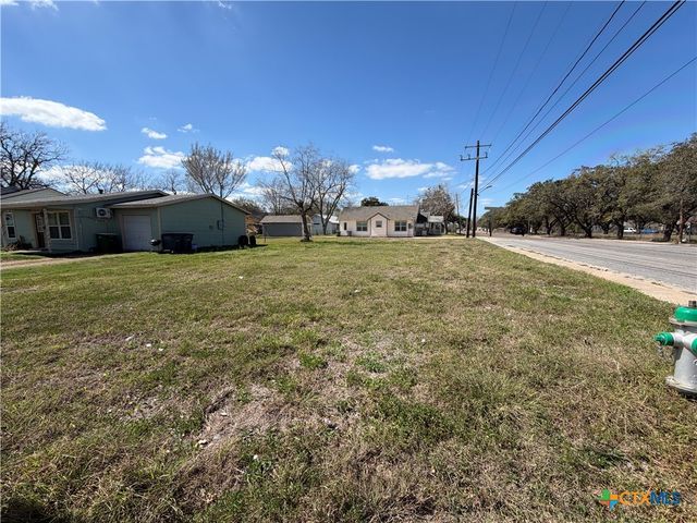505-507-611 Avenue C, Victoria, TX 77901