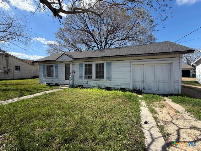 505-507-611 Avenue C, Victoria, TX 77901
