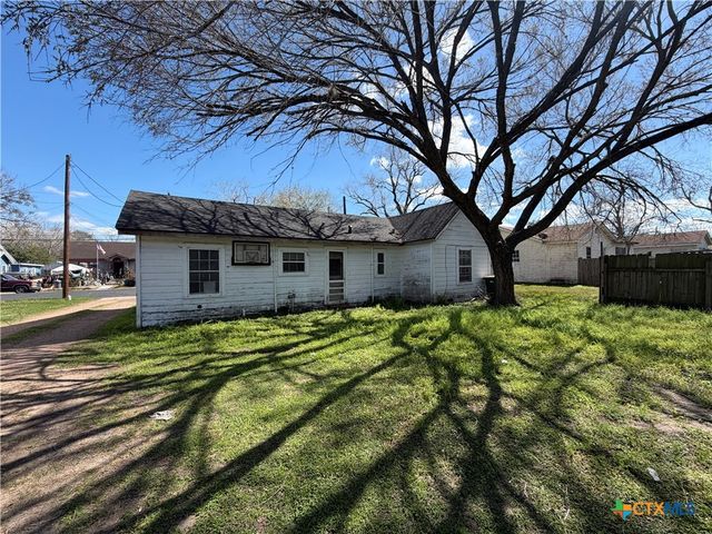 505-507-611 Avenue C, Victoria, TX 77901