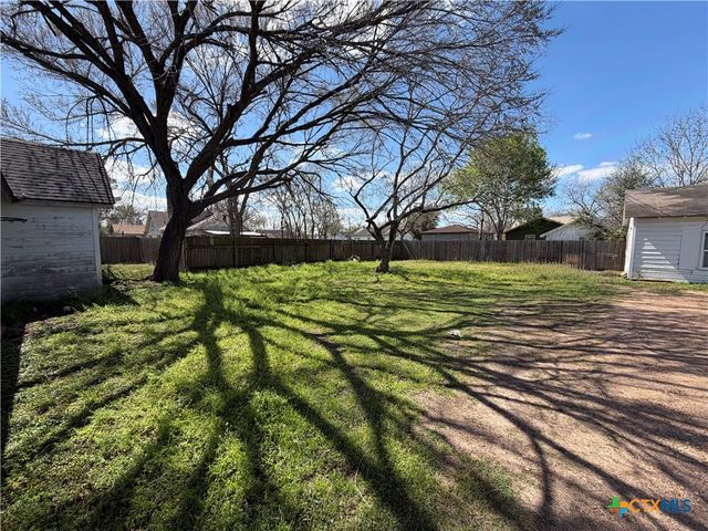 505-507-611 Avenue C, Victoria, TX 77901