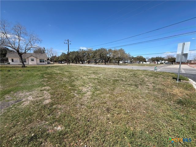 505-507-611 Avenue C, Victoria, TX 77901